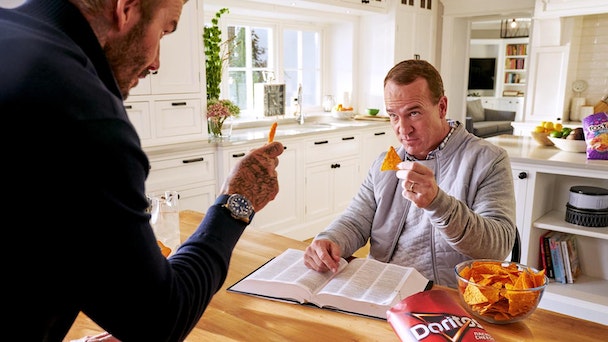 David Beckham and Peyton Manning in Lays World Cup ad